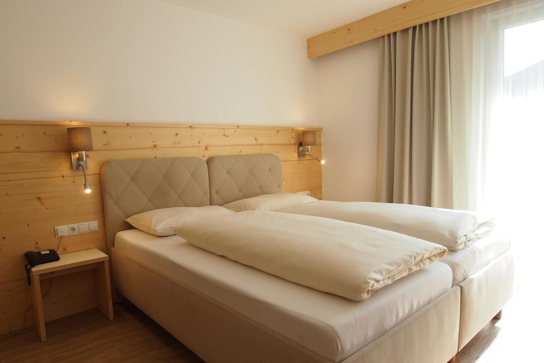 Hotel Sonnhof Mutters Eksteriør bilde