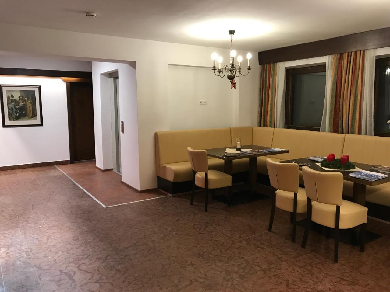 Hotel Sonnhof Mutters Eksteriør bilde